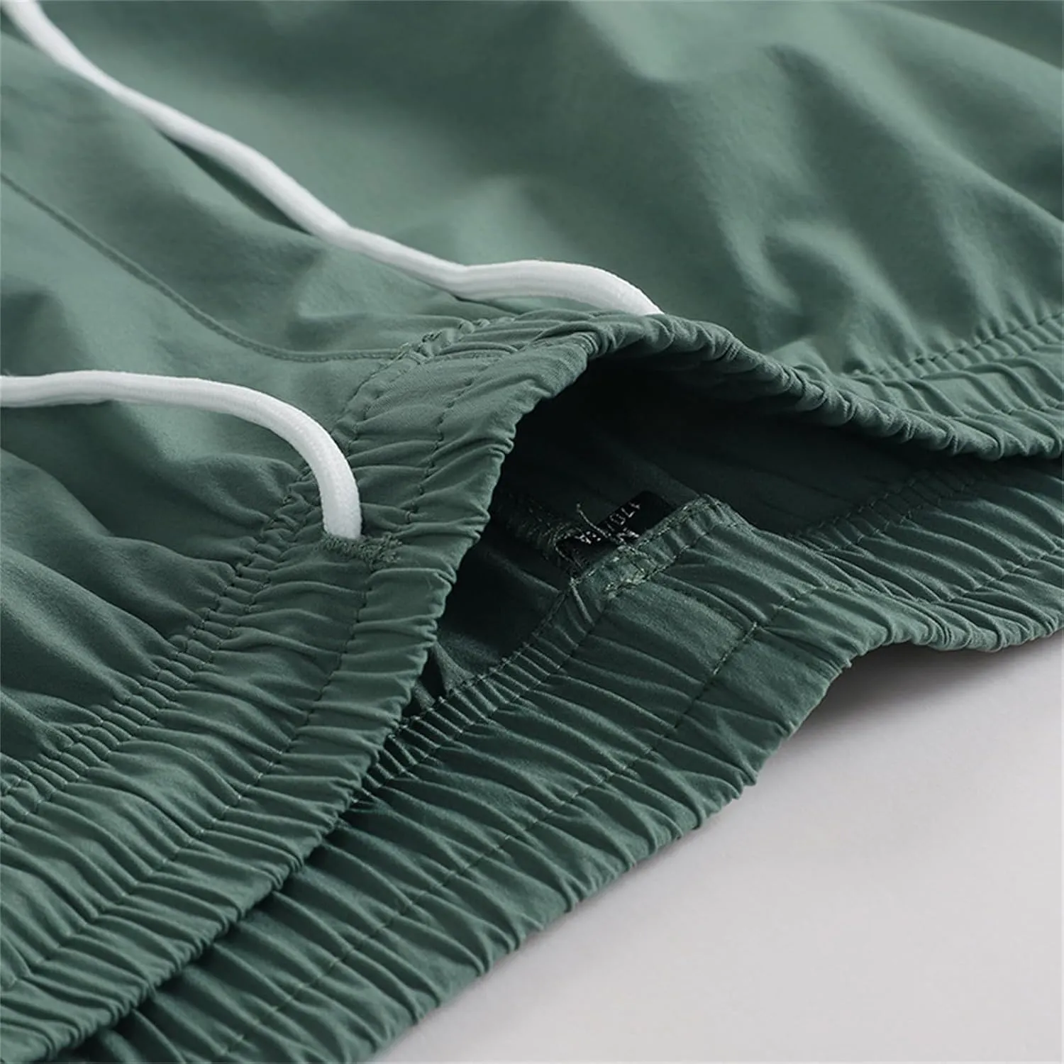 Workout Shorts for Men with Zipper Pockets Stretch Quick Dry Athletic Shorts Summer Basketball Sports Gym Running Pants